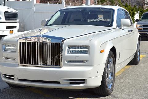 New York Rolls Royce Phantom Airport 